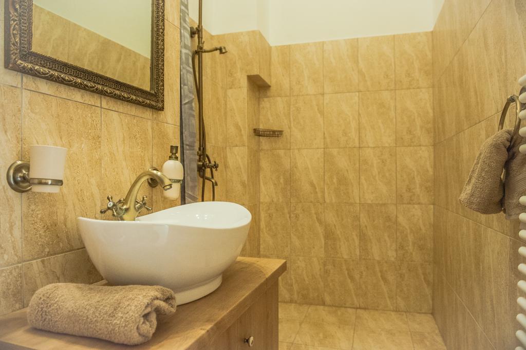 Brukenthal Central Apartments Sibiu Habitación foto
